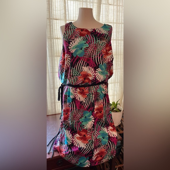 Paper Doll Tropical Sleeveless Dress with Rope Belt - Picture 2 of 3